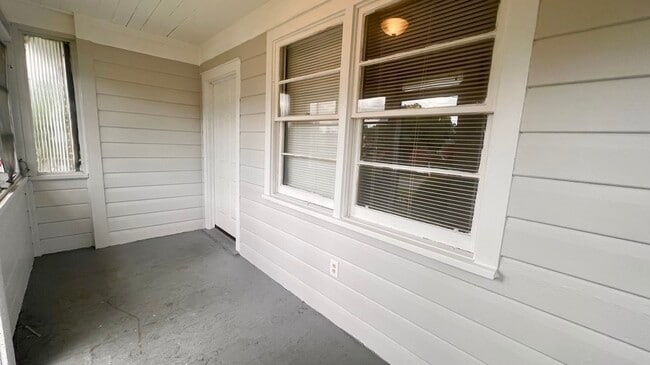 Photo - 1725 Seminary St
