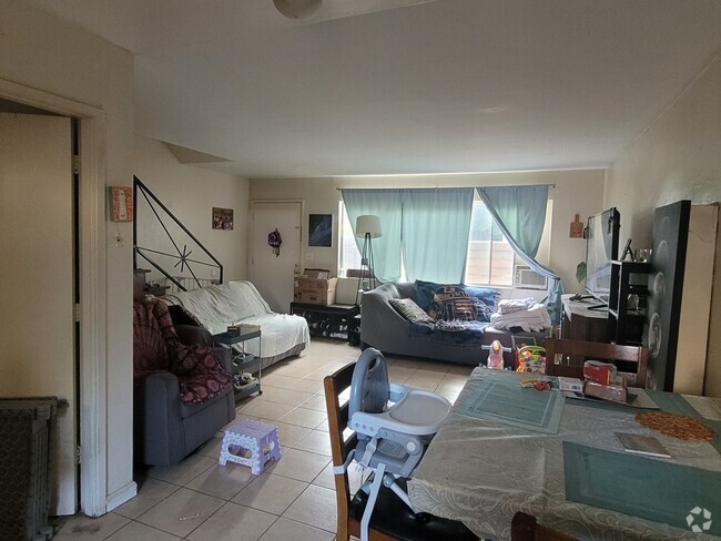 Building Photo - 6323 Haviland Ave Unit B Rental