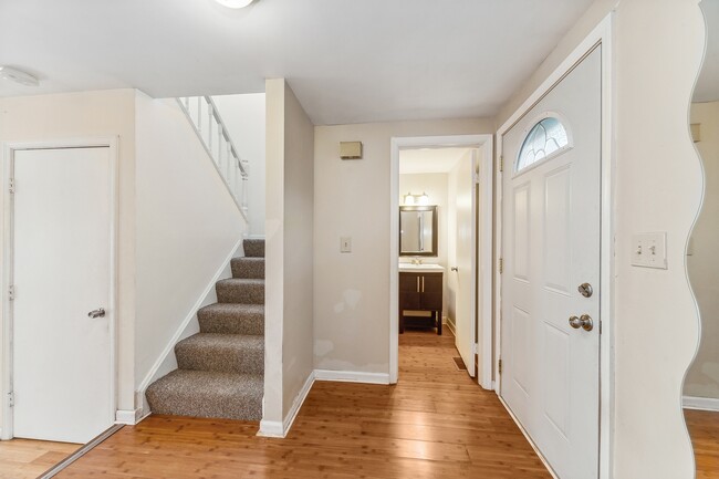 527 Winston Ln