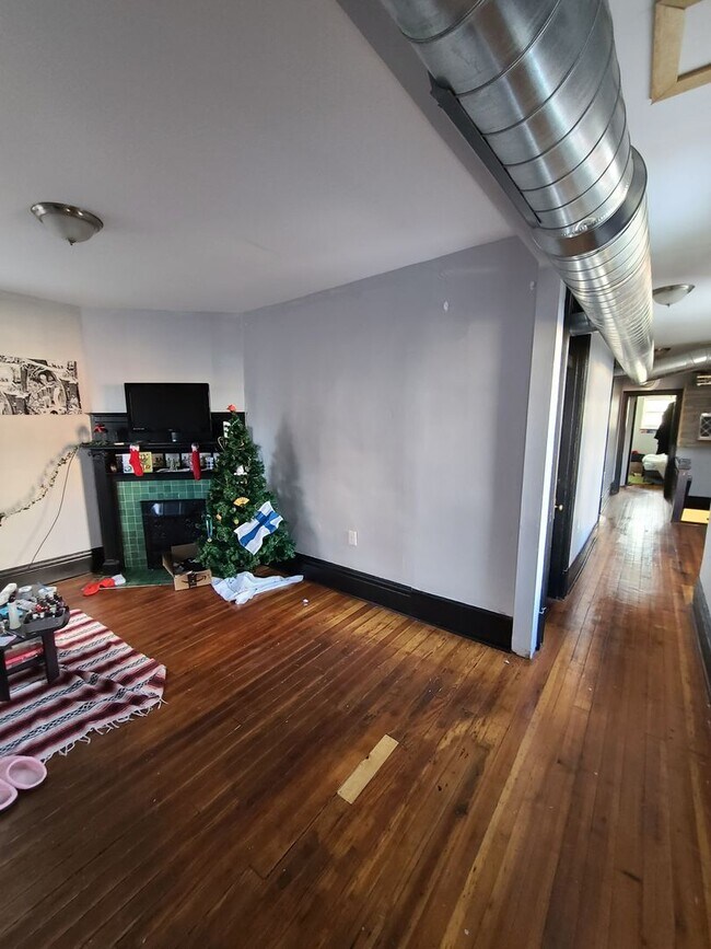 Photo - 3324 Ward St Unit #2