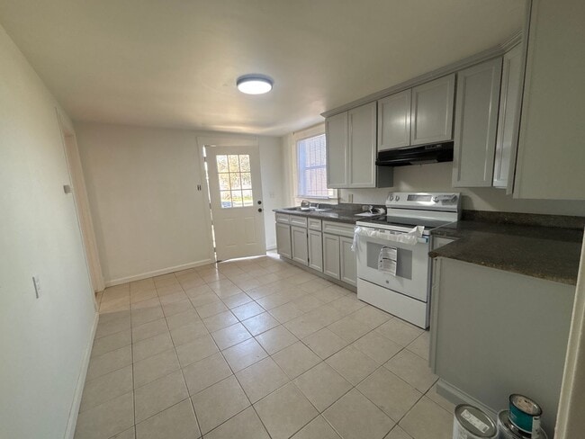 Photo - 209 J St Unit A