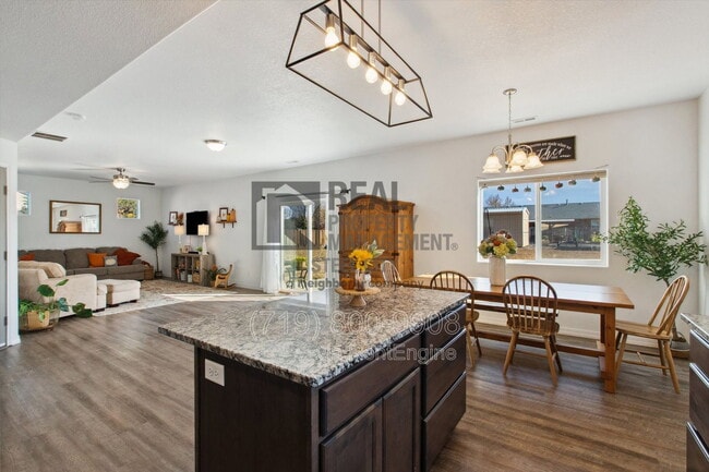 Photo - 480 W Spaulding Ave N
