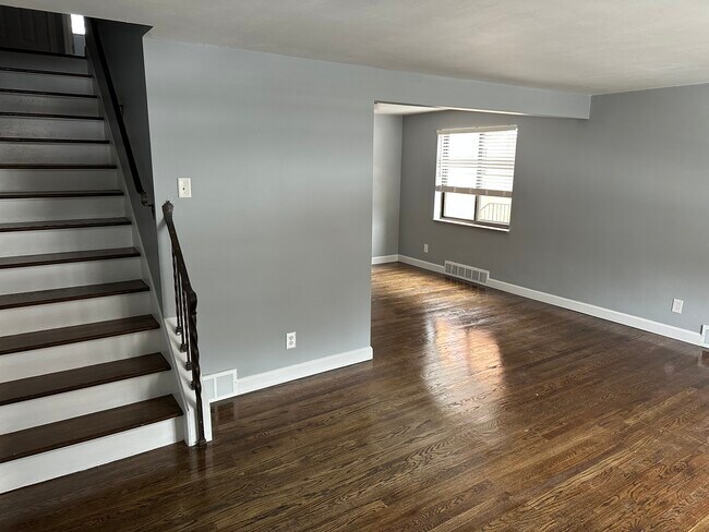 Photo - 532 Altoona Pl