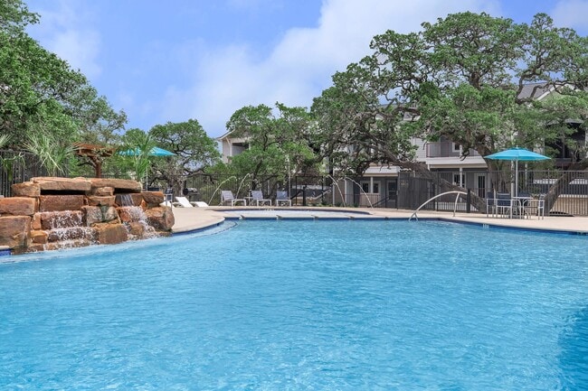 Building Photo - Vantage at Fair Oaks