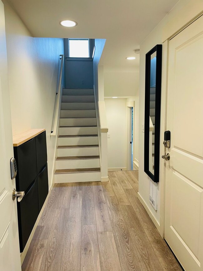 Photo - 5020 Delridge Wy SW