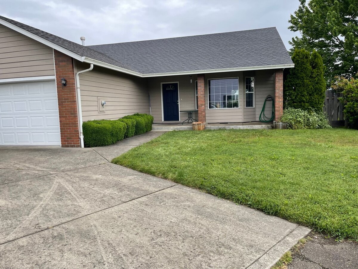 3 bedroom 2 bath house - 3 bedroom 2 bath house
