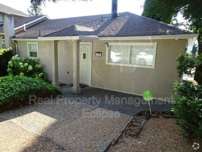 Building Photo - 6061 NE 135th St Rental
