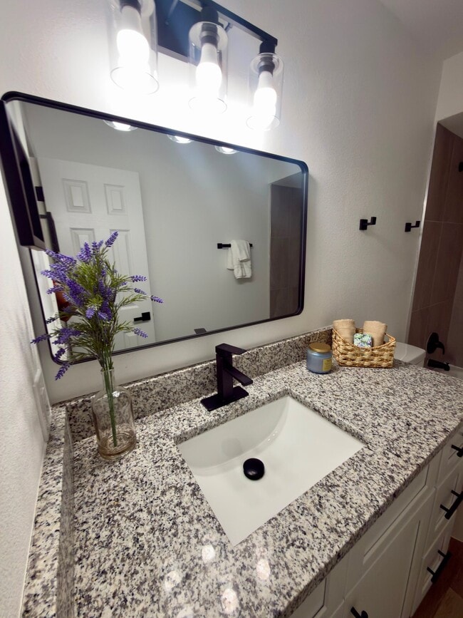 Building Photo - 5219 Via Hacienda Cir Unit 109