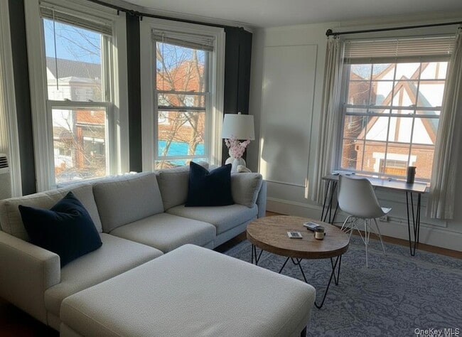 Building Photo - 253 Sea Cliff Ave Unit 1