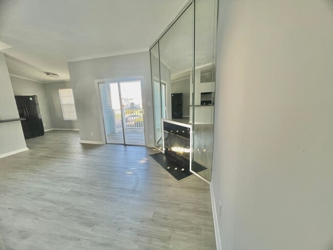 Photo - Sunny and Bright Virginia Beach Apartment