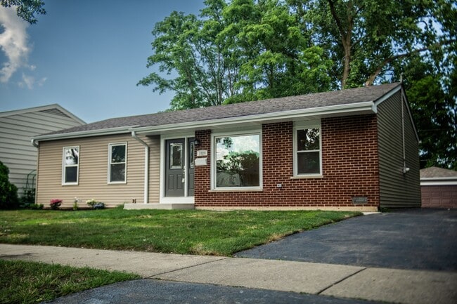 Building Photo - 1028 Valley Stream Dr Rental