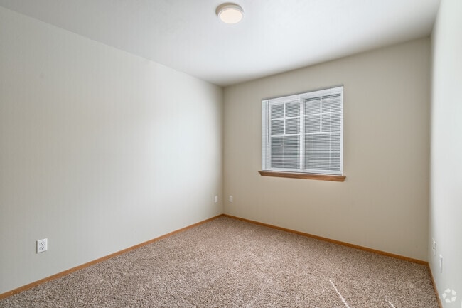 1BR, 1BA - 580SF - Bedroom - Sky Vue