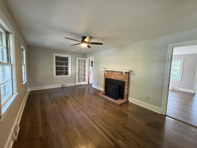 Photo - 207 Belvedere Dr