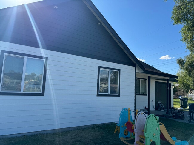 Photo - 1506 N Mary St Unidad 2