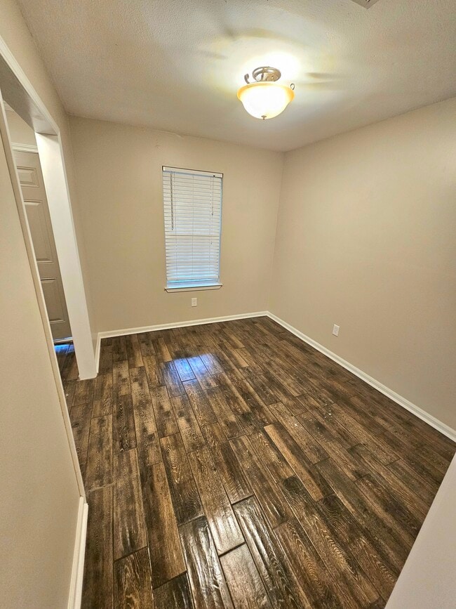 Photo - 516 Colynwood Dr