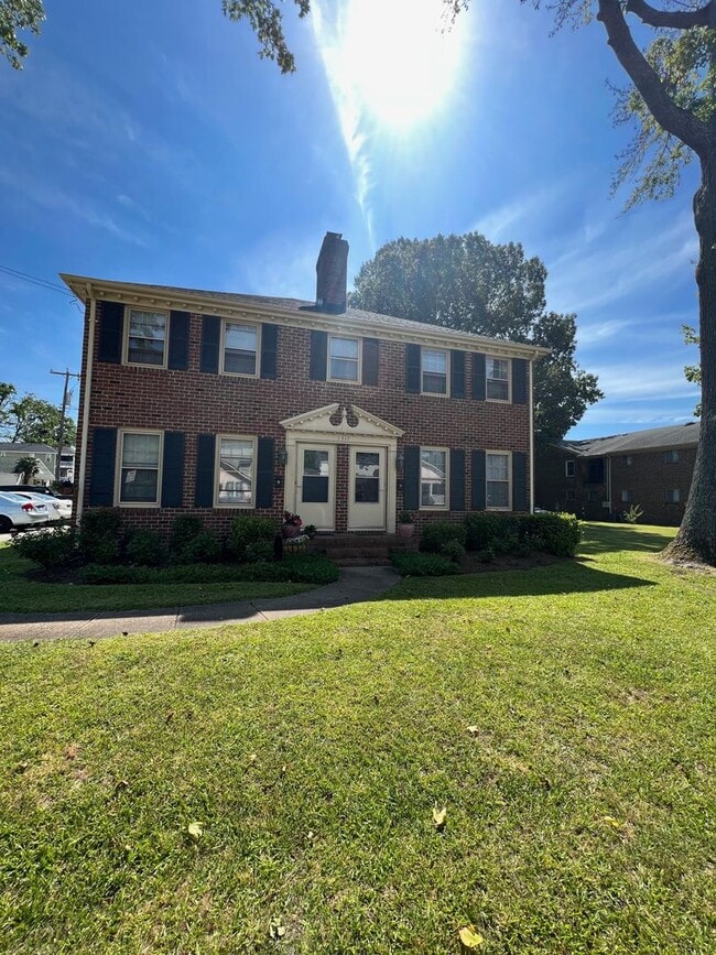 Photo - 2BD/1.5BA minutes from the Oceanfront!