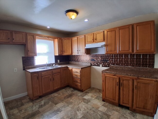 Photo - 111 Grace St