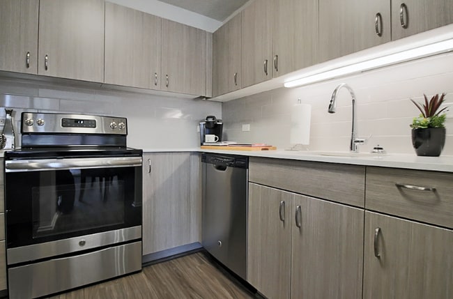 Photo - 1130 E Elm St