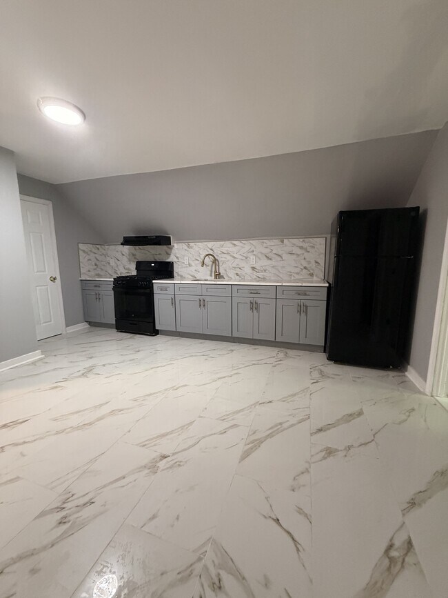 Photo - 237 Shelton Ave Unit 3
