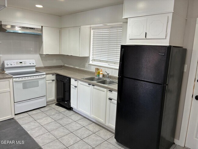 6509 Escondido Dr