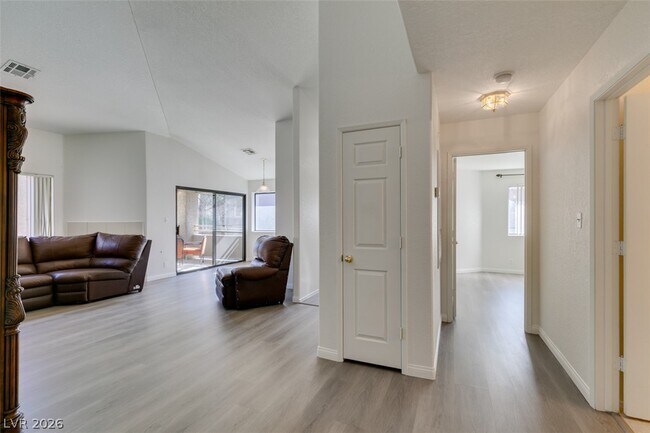 Photo - 5054 S Rainbow Blvd Unidad 202