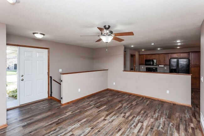 Photo - BEAUTIFUL TOWNHOME!  3 Bedroom, 3 Bathroom Townhome in Ankeny!!