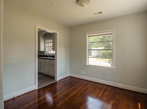 Photo - 2600 Avenue L