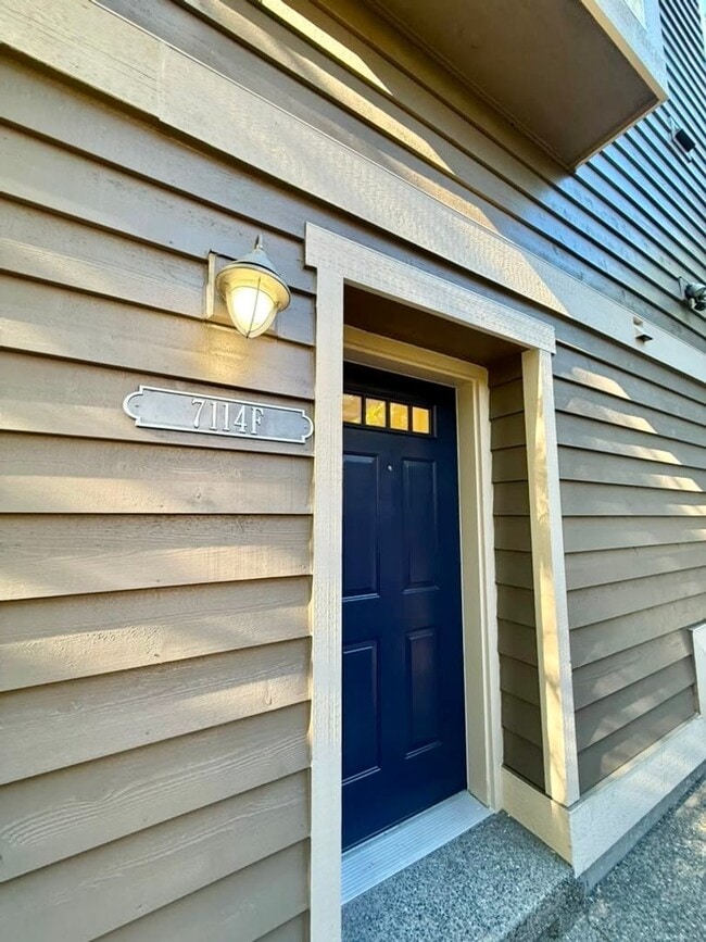 Photo - 7114 California Ave SW