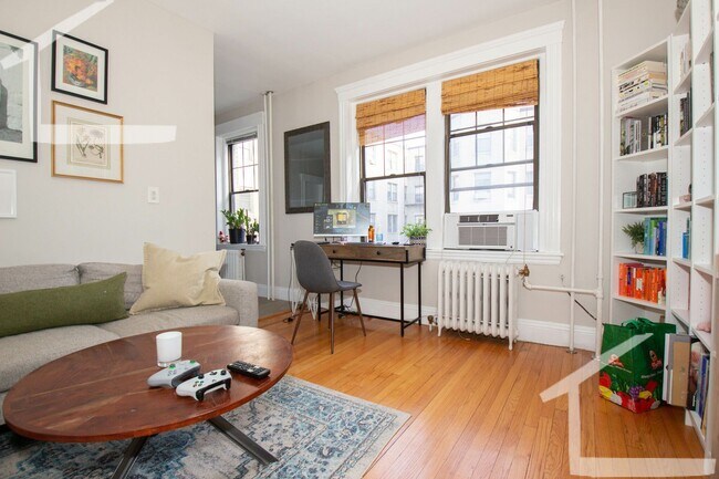 374 Chestnut Hill Ave