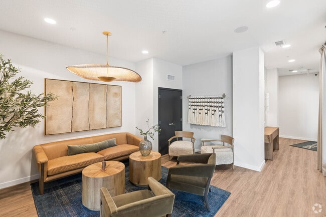 DELUX WeHo