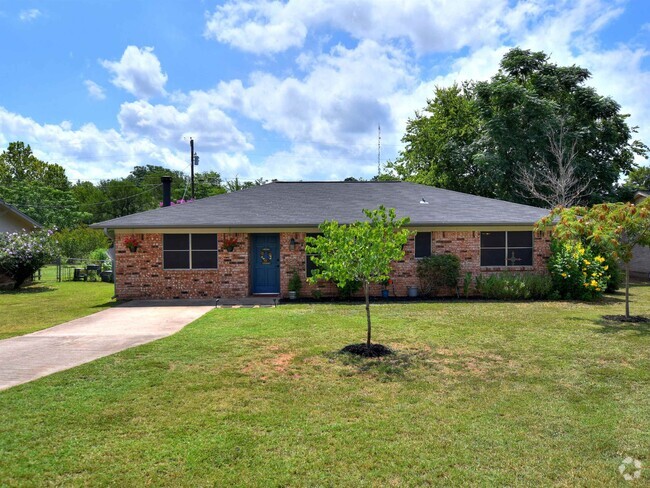 Building Photo - 1301 Post Oak Cir Rental