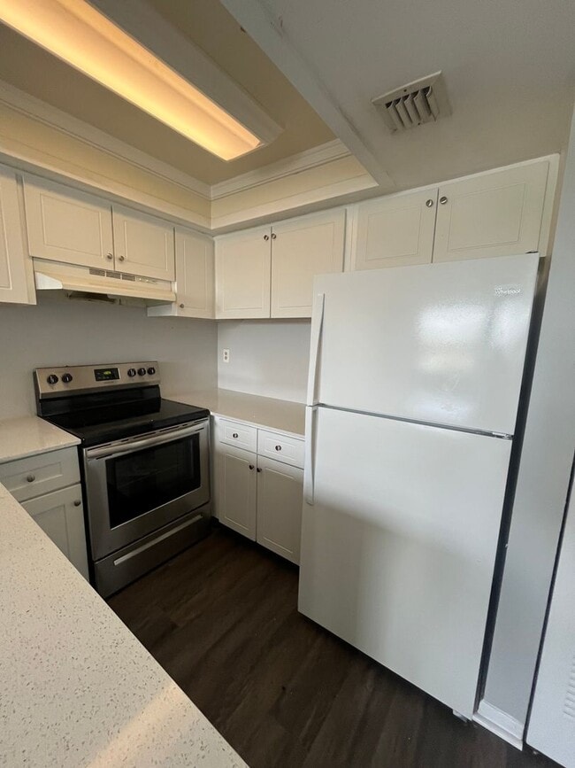 Photo - One Bedroom One Bathroom! WATERFRONT COMMUNITY! Unit 21