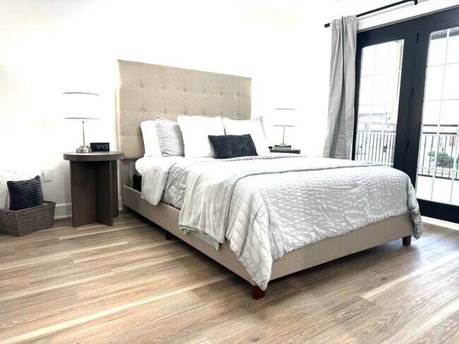 Photo - 209 W Jefferson St