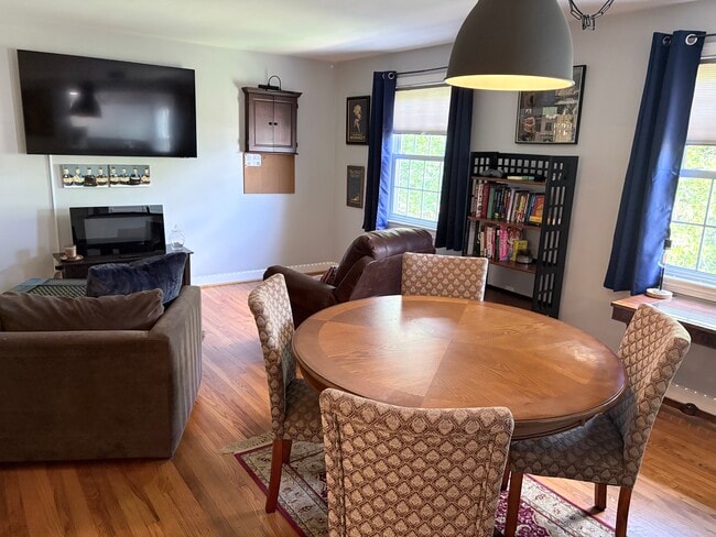 Building Photo - 714 S Fayette St Unit Furnished 714 Fayette Apt 32