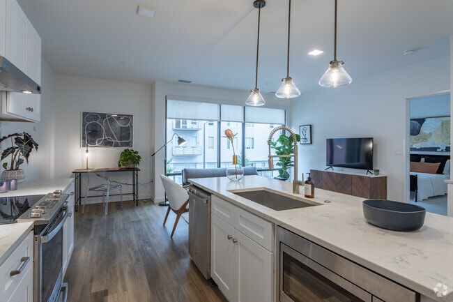 1BD, 1BA - 838SF