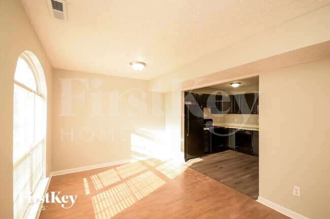 2739 Lullwater Ln