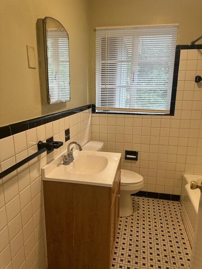 Photo - 513 Lucille St Unidad A