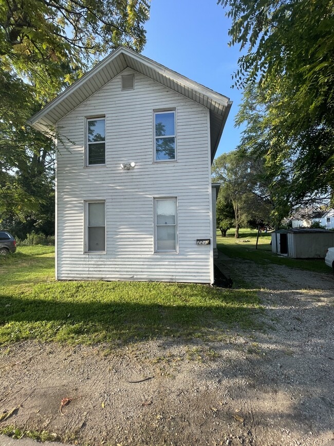 Building Photo - 227 Hathaway St Rental
