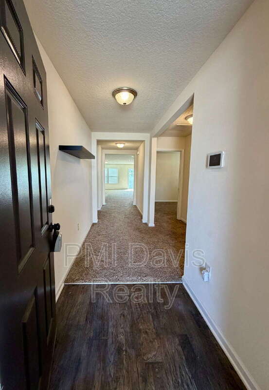 Photo - 2482 Beachview Dr