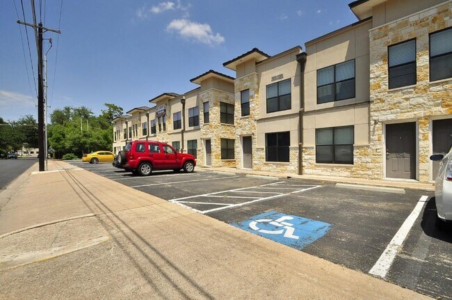 Photo - 711 W 32nd St Unidad 108