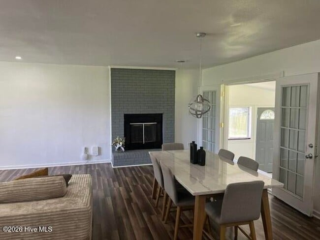 Photo - 1312 Wolf Swamp Rd