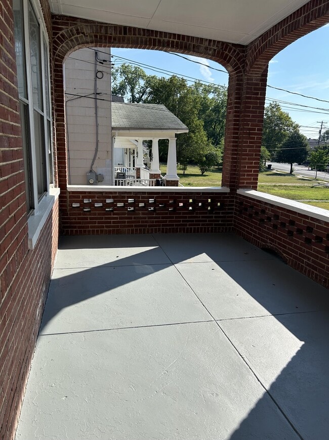 Photo - 1731 Valley Ave