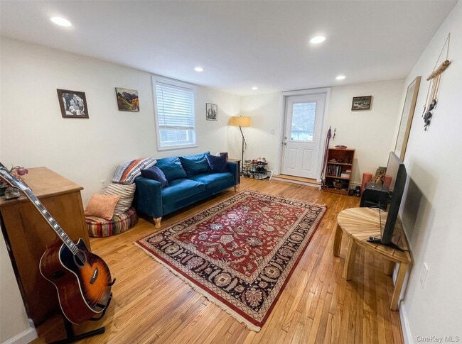 Photo - 14 Central Ave N