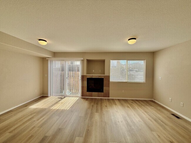 Photo - 3 Bedroom Townhome in a Convenient Location