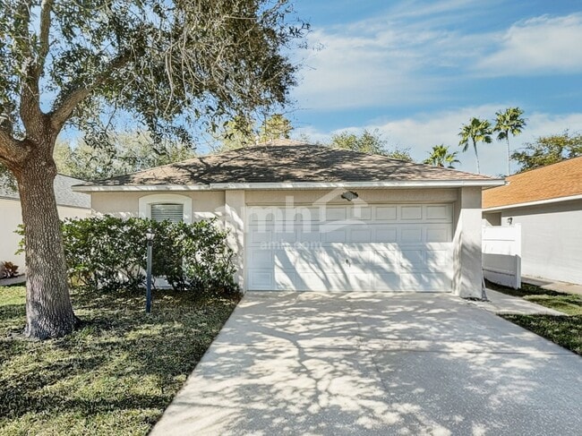 Building Photo - 2724 Maderia Cir