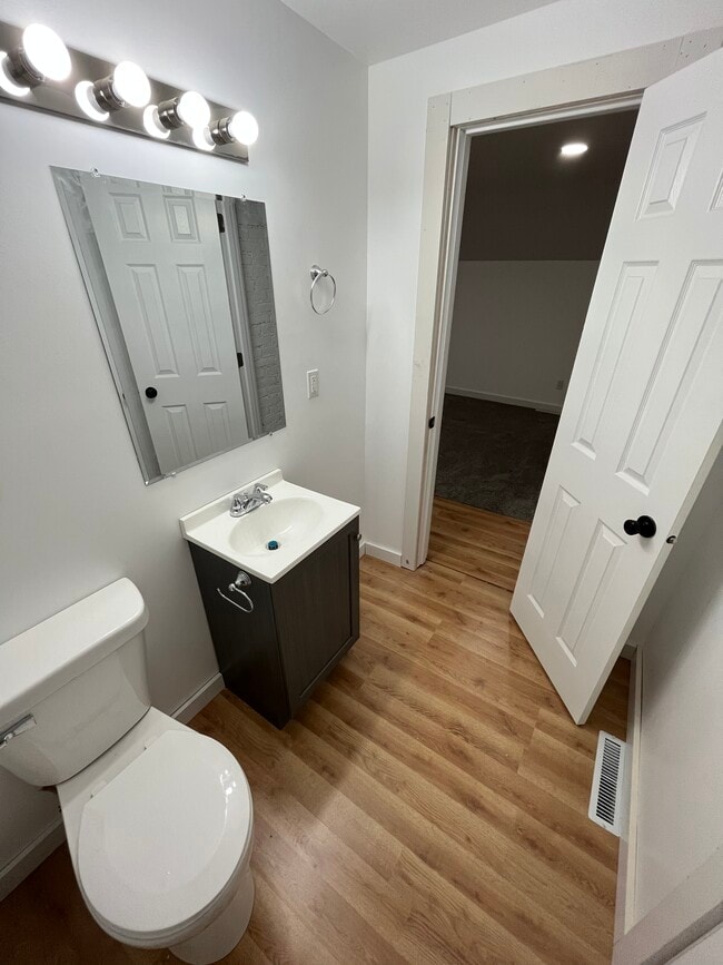 7367 N Bray Rd Unit 4