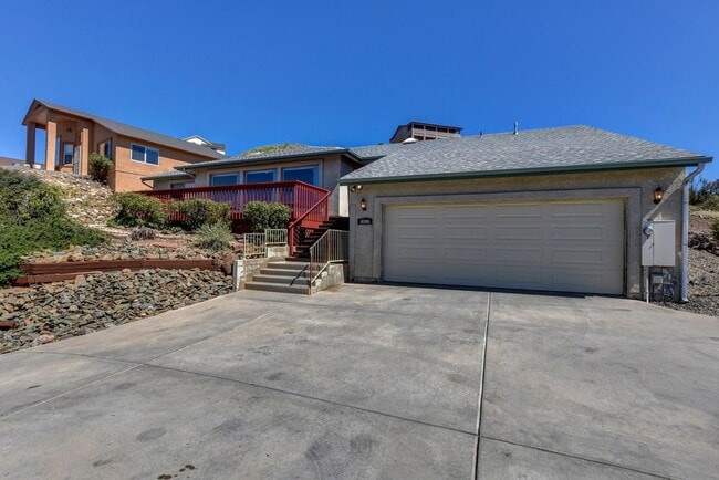 Building Photo - Large 3 bedroom 2 bathroom home in Prescott