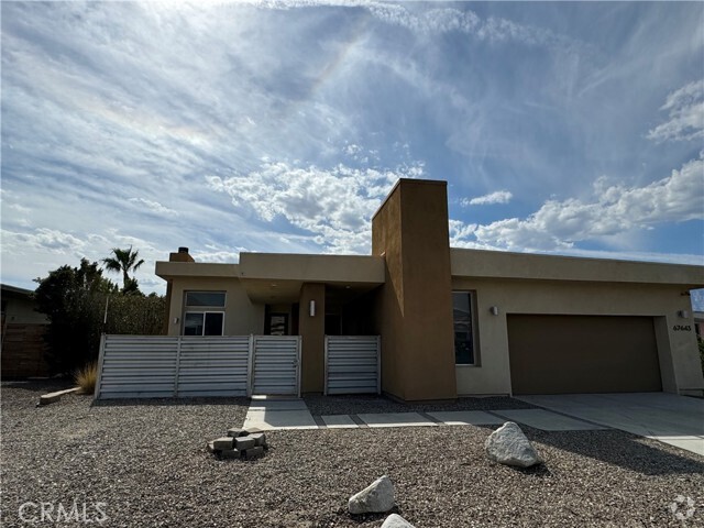 Building Photo - 67643 Buckboard Ln Rental