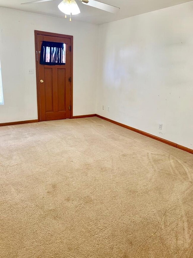 Photo - 303 NW 1st St