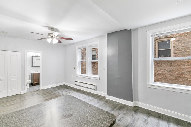 Photo - 5860 N Kenmore Ave Unidad 205